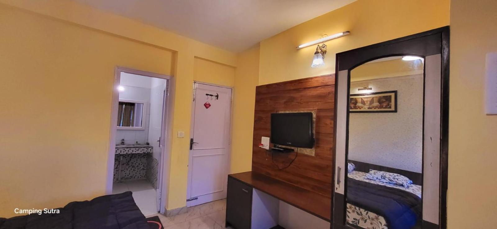 Hotel The Club Nine Муктешвар Экстерьер фото