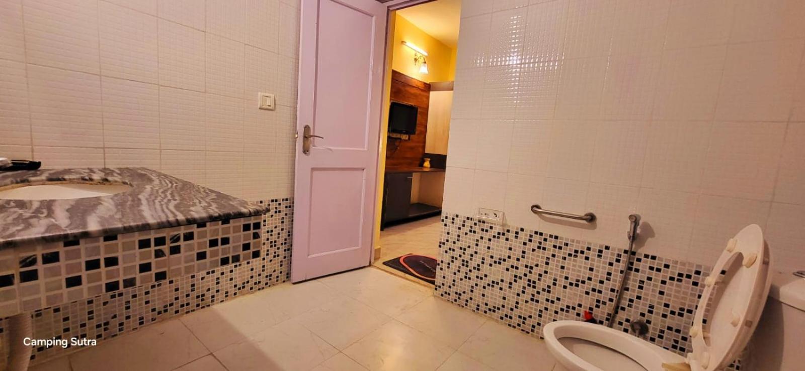 Hotel The Club Nine Муктешвар Экстерьер фото